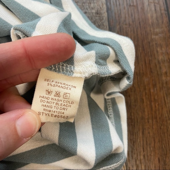 Hem & Thread Decorative Button Stripe Tank Top Size L - Picture 4 of 8